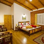 Altius Nest Hotel