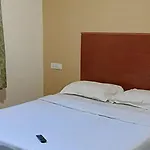 Fabhotel Sri Guhan Eiite
