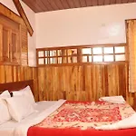 Lilly\'S Valley Resort