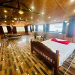 Skytop Homestay