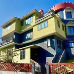 Willostays Alpine Mansion 6Bhk