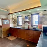Willostays Alpine Mansion 6Bhk