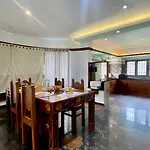 Willostays Alpine Mansion 6Bhk