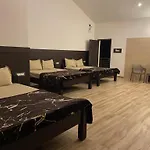 Rr Holiday Inn