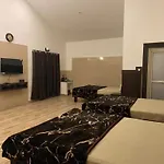 Rr Holiday Inn