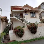 M R Cottage