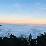 Kodai Trek & Stay