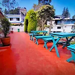 7 Roads Resort 50Mts To Lake