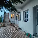 Pine Tree View Cottage