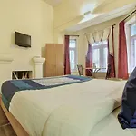 Oyo 4910 Home Stay Crescent Park