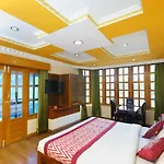Oyo 13807 Hotel Gurupriya