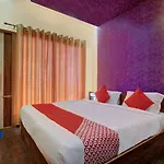Oyo 27753 Kasa Luxury Inn