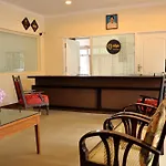 Oyo Premium Golf Club Road