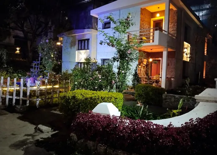 Hotel Seven Roads