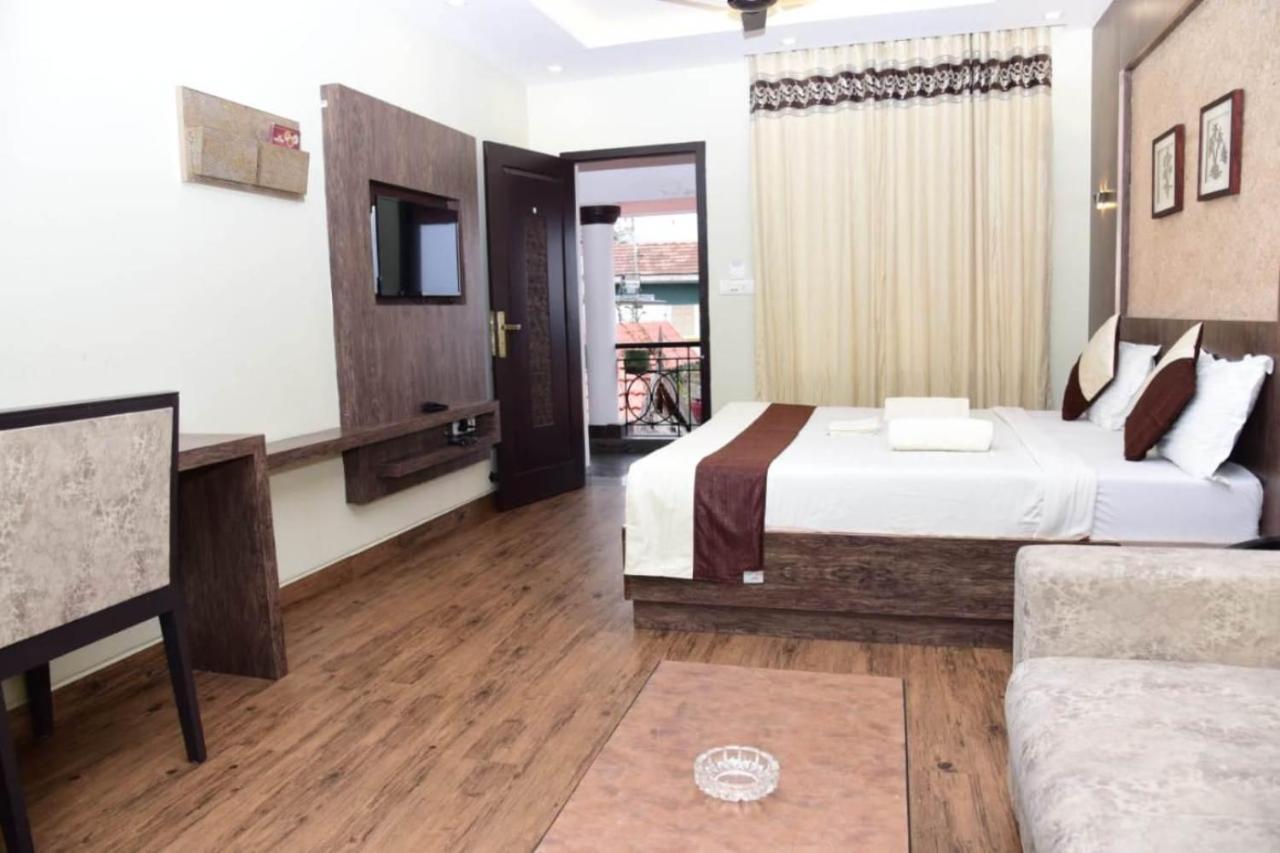 Apple Valley Hotel 3*