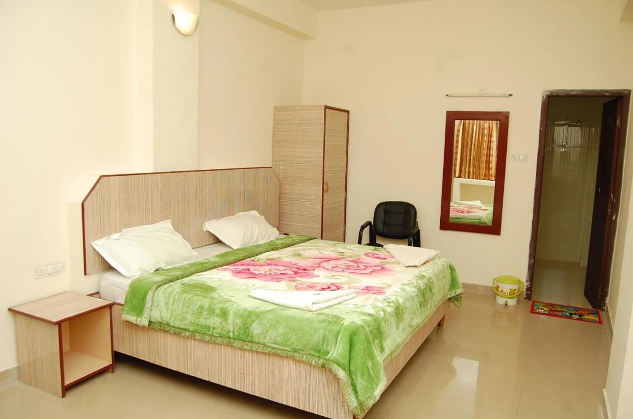 Fabexpress Apoorva Residency 3*