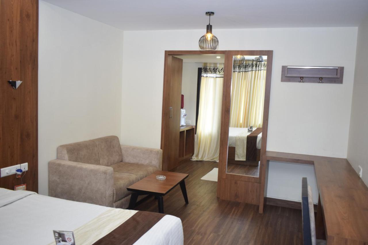 Hotel Apple Valley 3*
