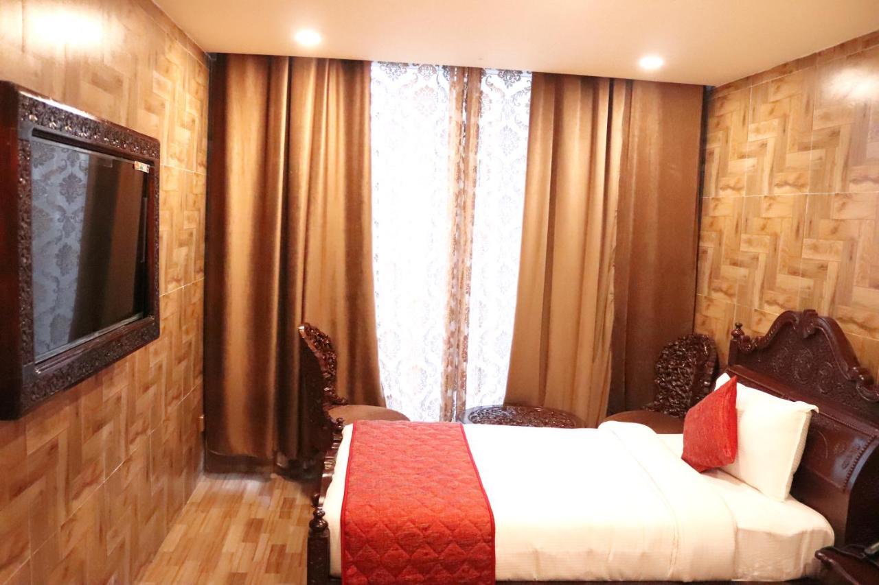 Hyders Park- The Luxury Hotel 3*