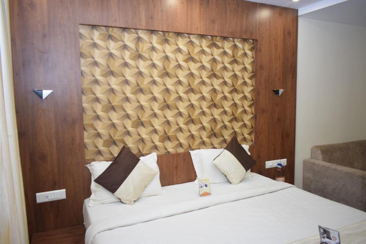 Apple Valley Hotel