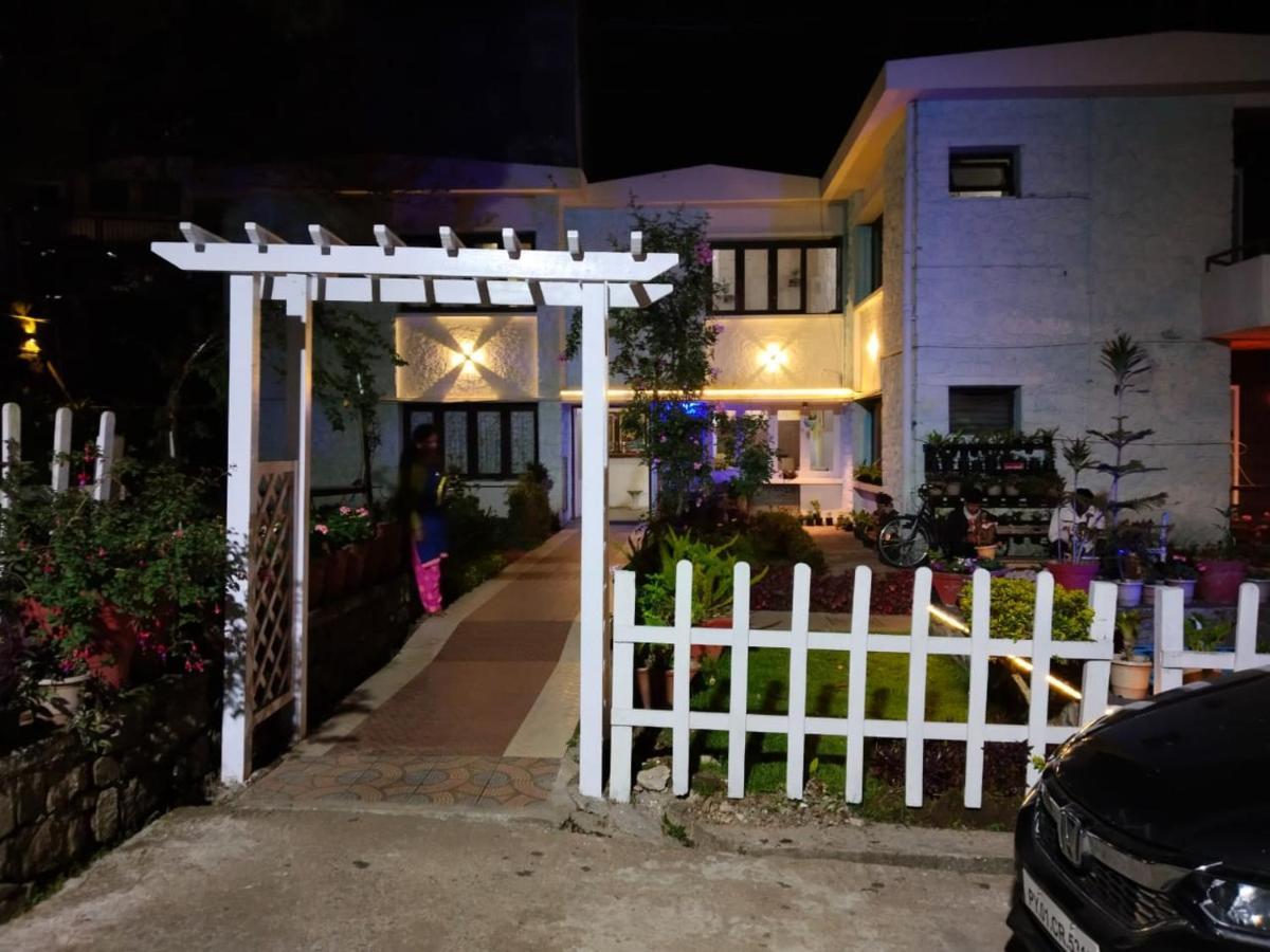 Hotel Seven Roads