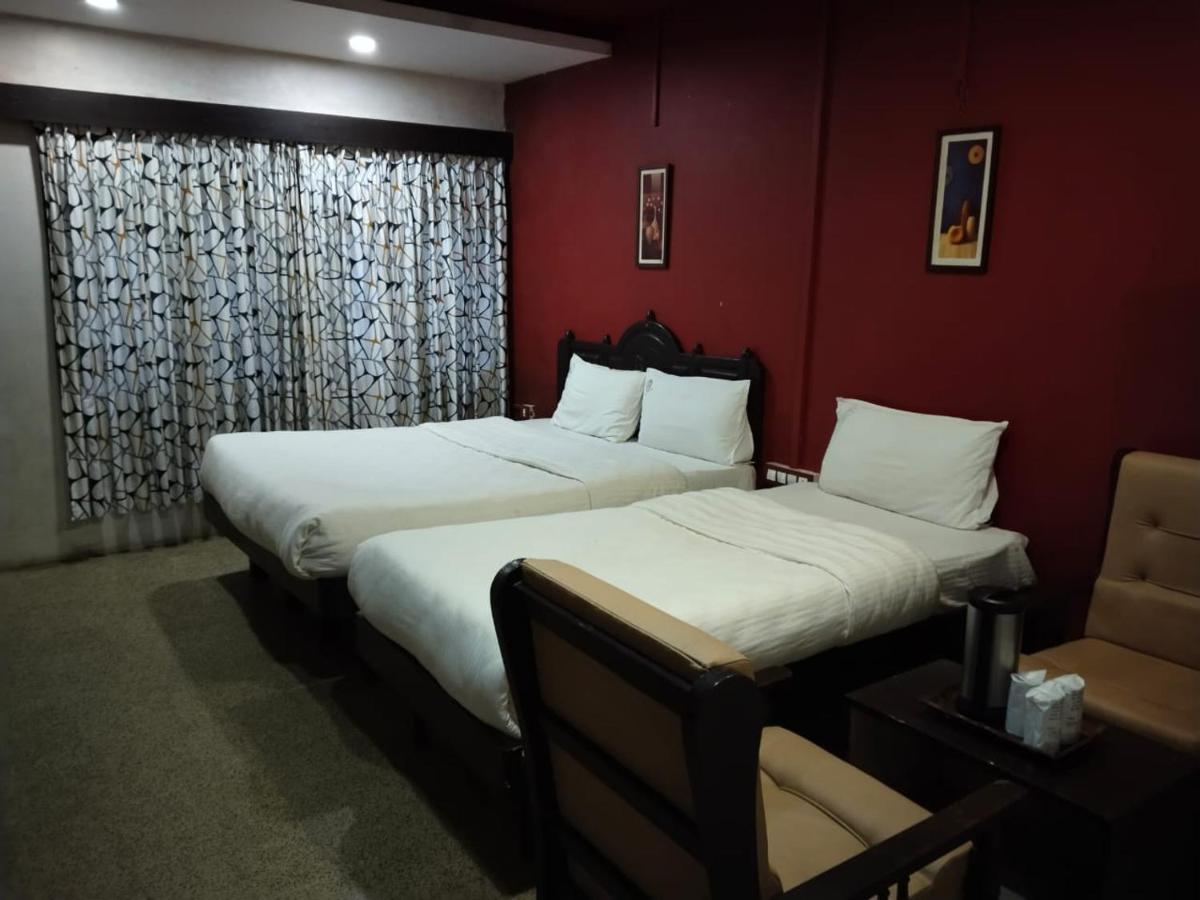 Seven Roads Hotel