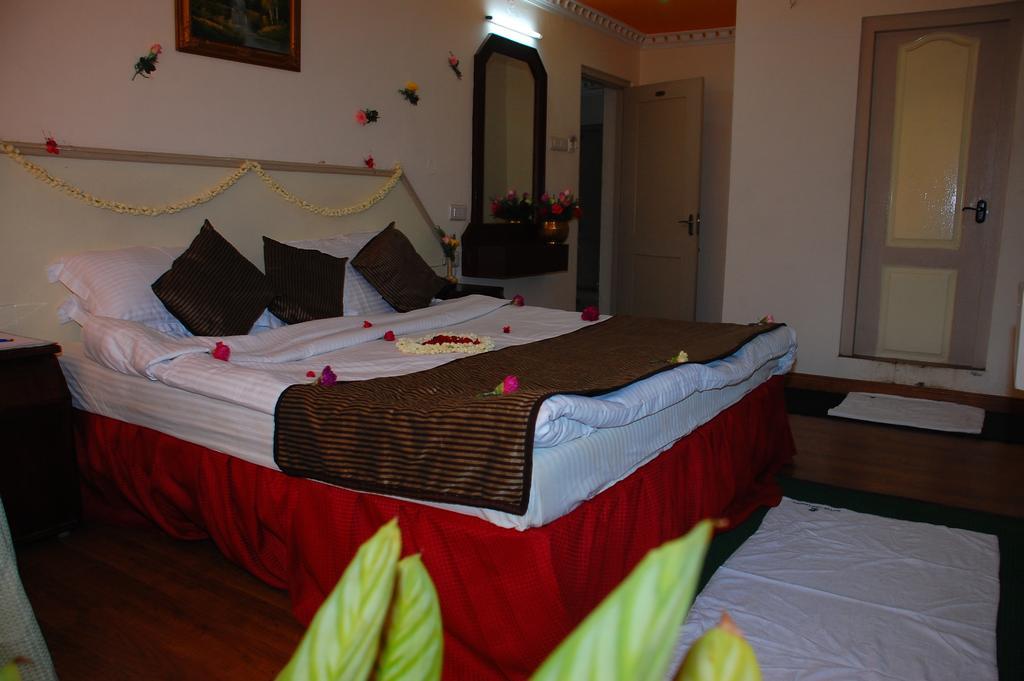 Hotel Gurupriya 2*