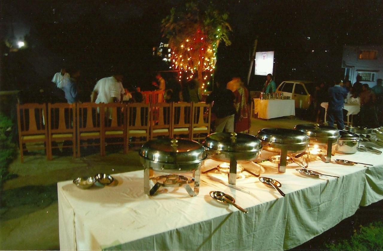 Wood Palace Hotel *