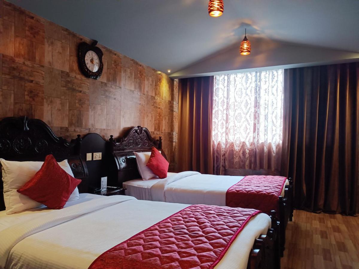 Hotel Hyders Park- The Luxury 3*