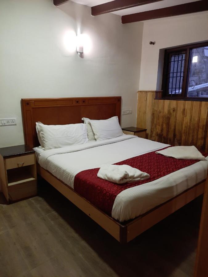 Hotel Pine Borough 3*