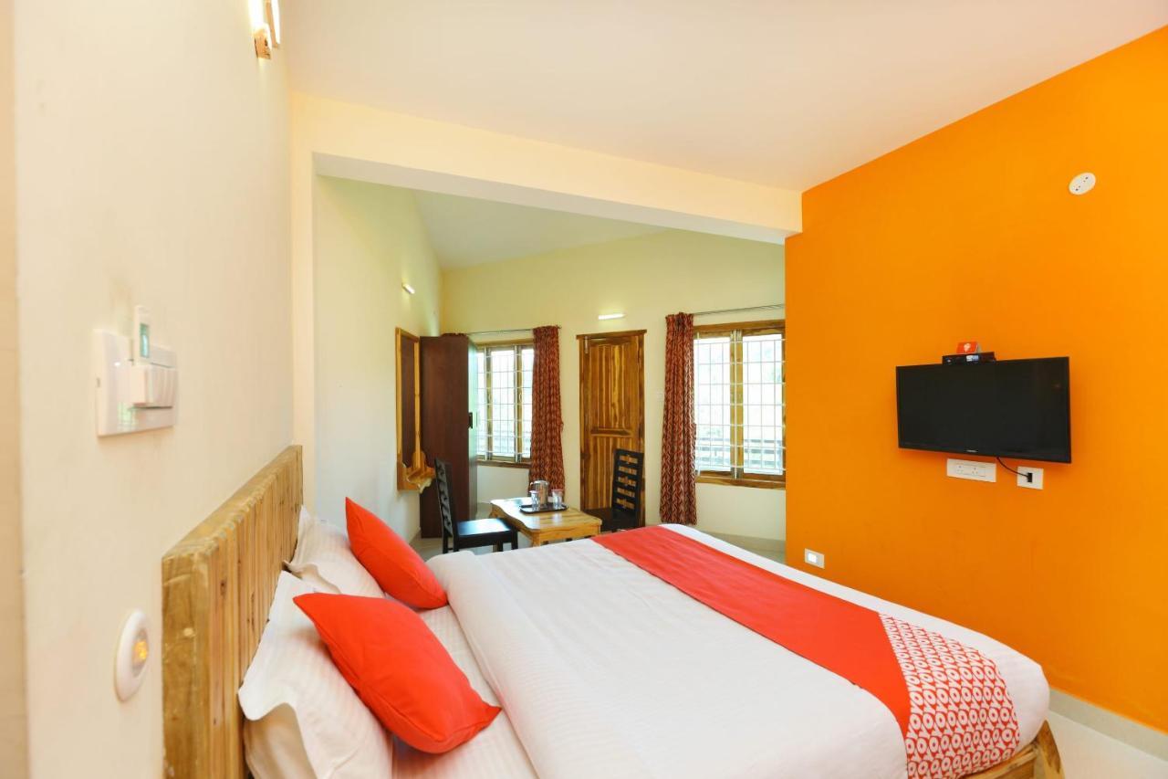 Oyo Hexa Moon Heights Hotel 3*