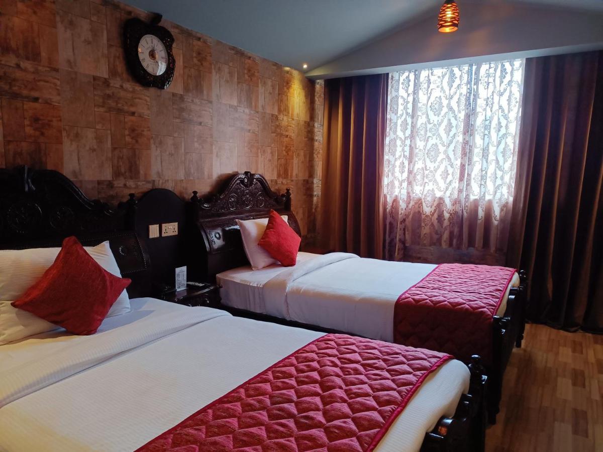 Hyders Park- The Luxury Hotel