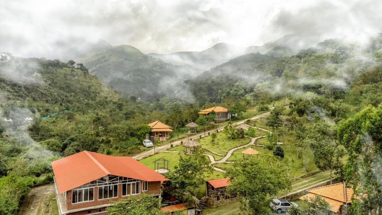 Resort Zacs Valley Resort,