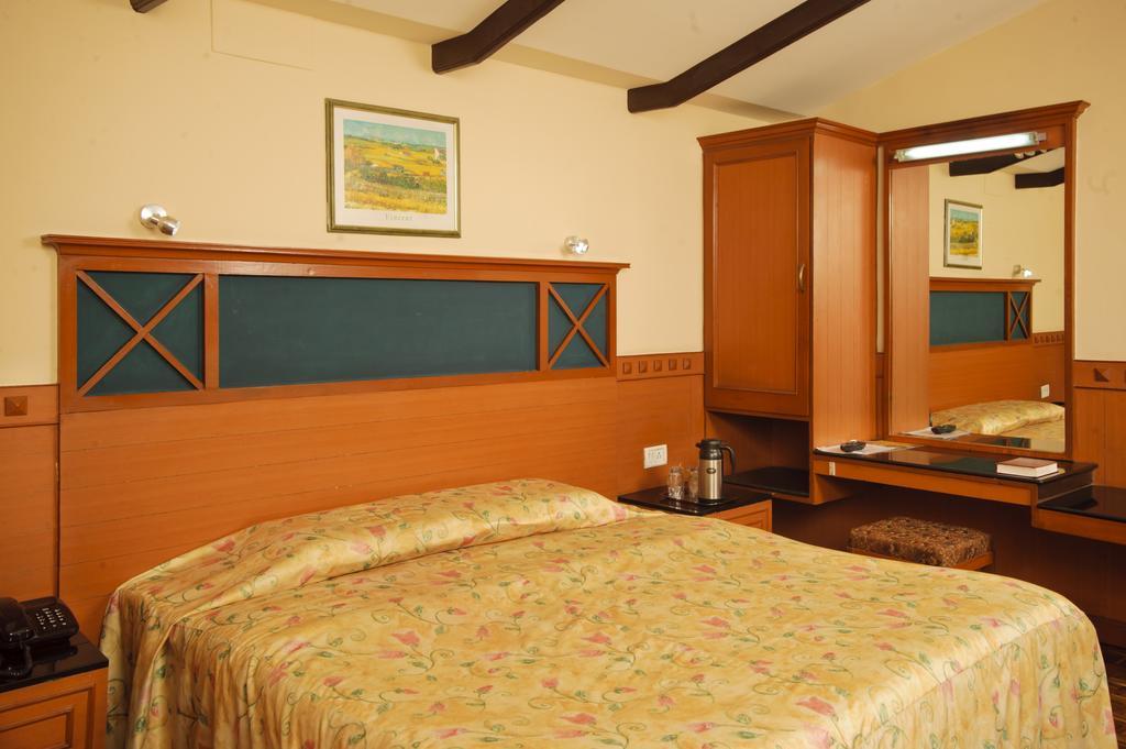 Hilltop Towers Hotel 2*
