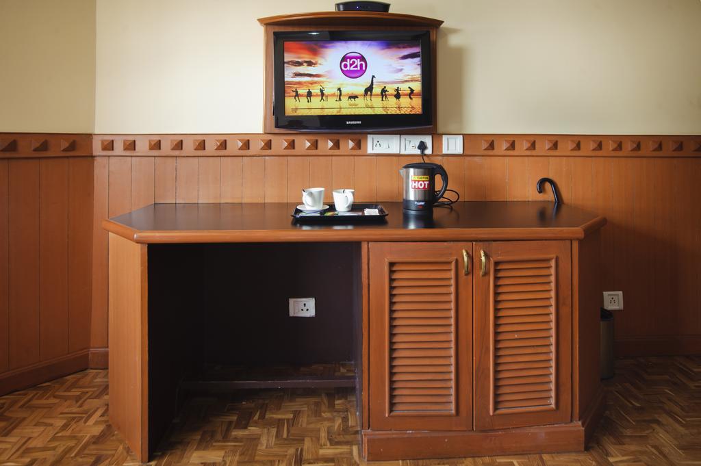 Hotel Hilltop Towers 2*