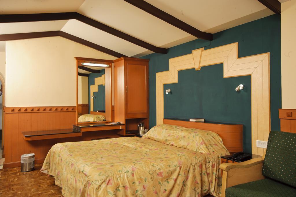 Hilltop Towers Hotel 2*