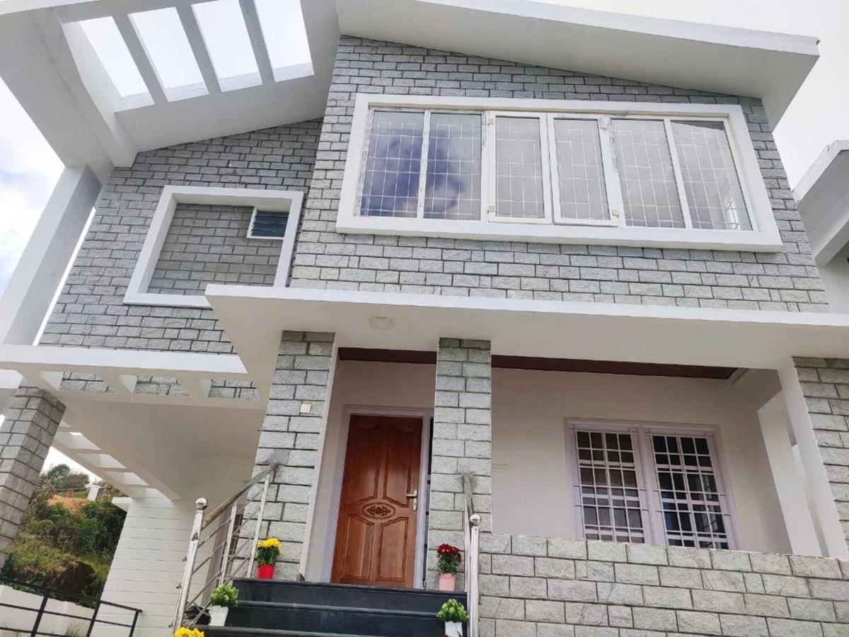 Chill Breeze Castle: 4bhk With & Mountain Views Homestay *
