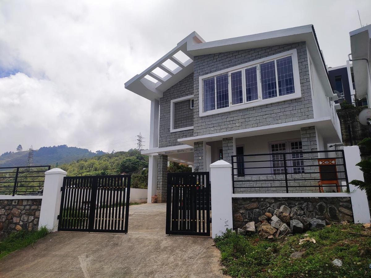 Chill Breeze Castle: 4bhk With & Mountain Views