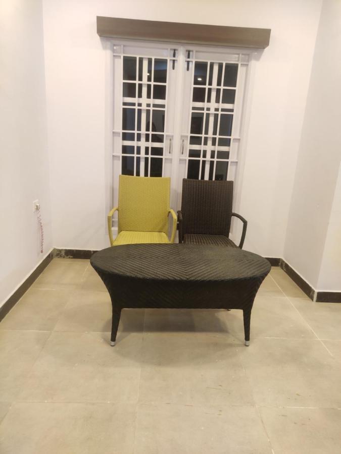 Chill Breeze Castle: 4bhk With & Mountain Views Homestay