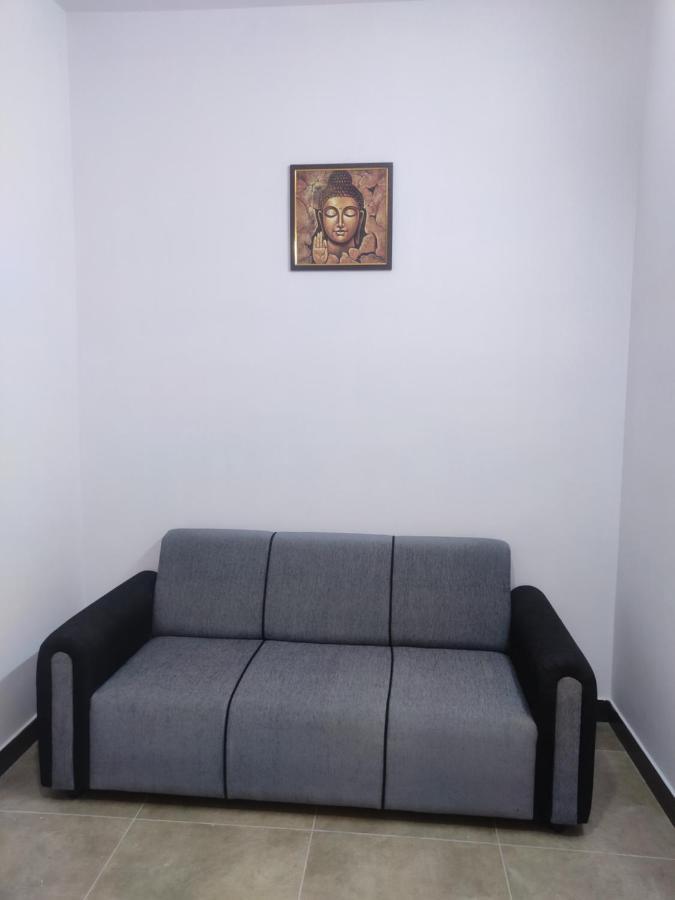 Chill Breeze Castle: 4bhk With & Mountain Views Homestay