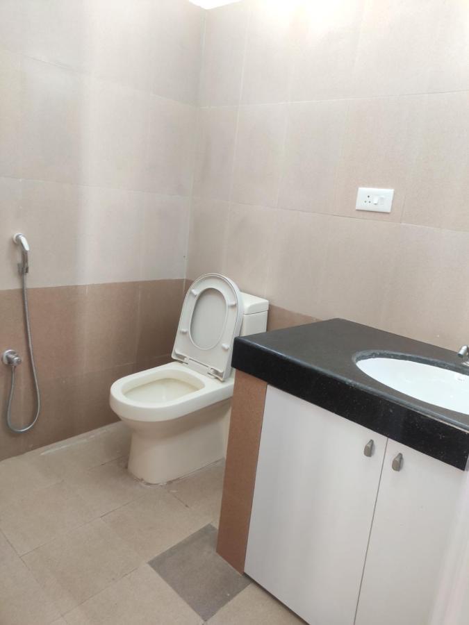 Homestay Chill Breeze Castle: 4bhk With & Mountain Views *