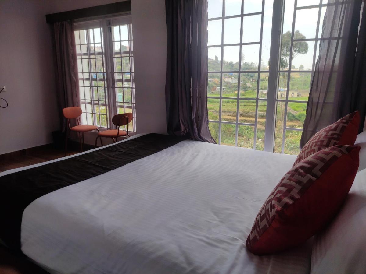 Chill Breeze Castle: 4bhk With & Mountain Views Homestay *