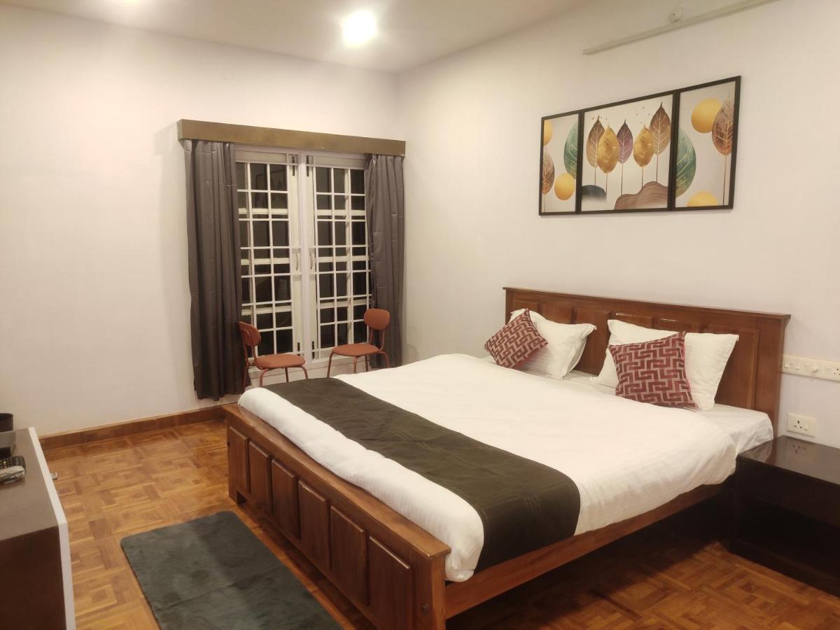 Homestay Chill Breeze Castle: 4bhk With & Mountain Views