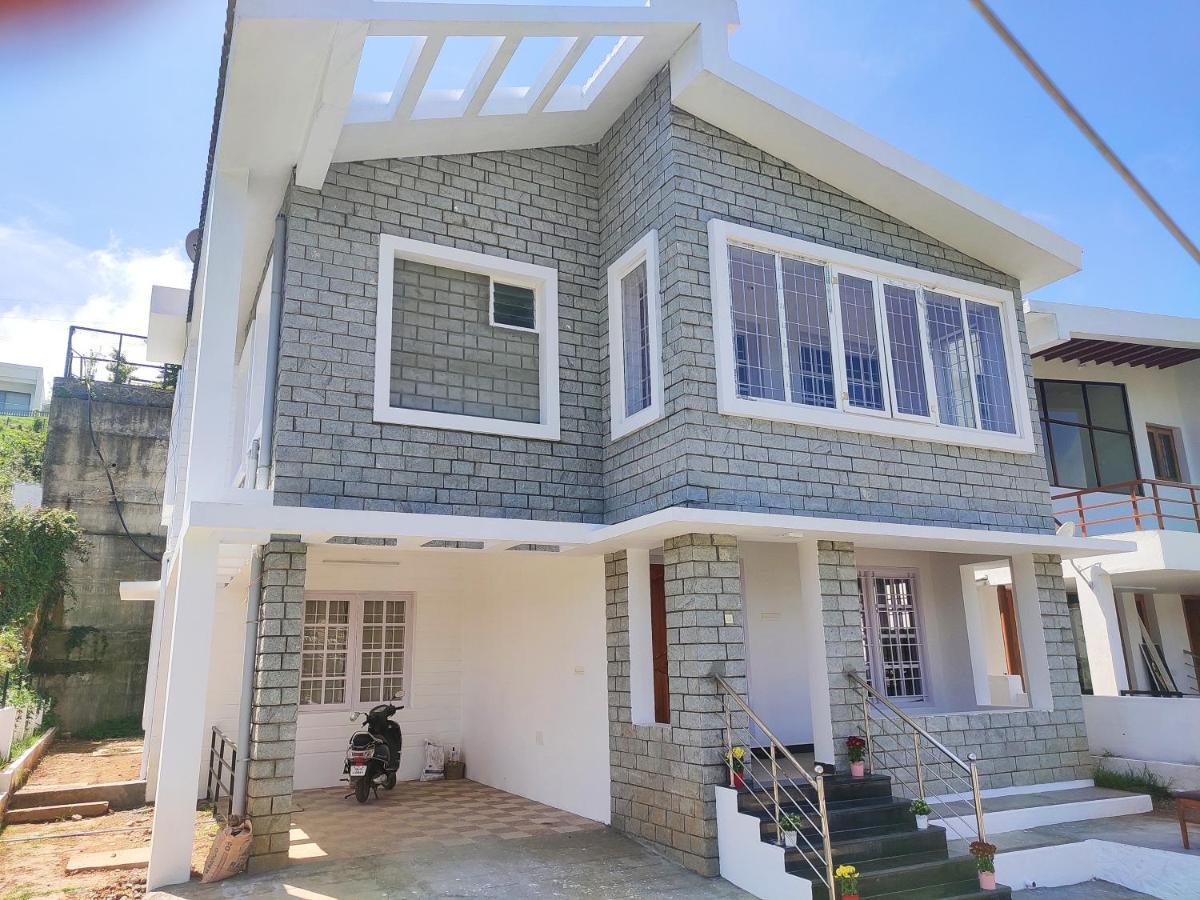 Chill Breeze Castle: 4bhk With & Mountain Views Homestay