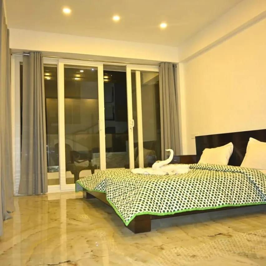 Waran Luxury