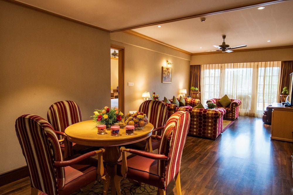 The Carlton Resort 5*