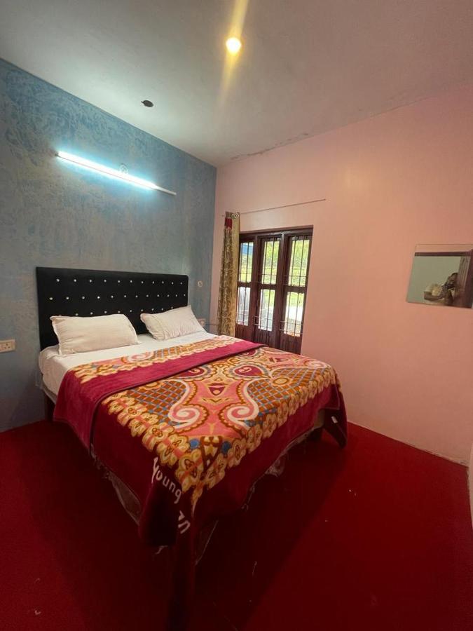 Kodai Poombarai Palace 2*