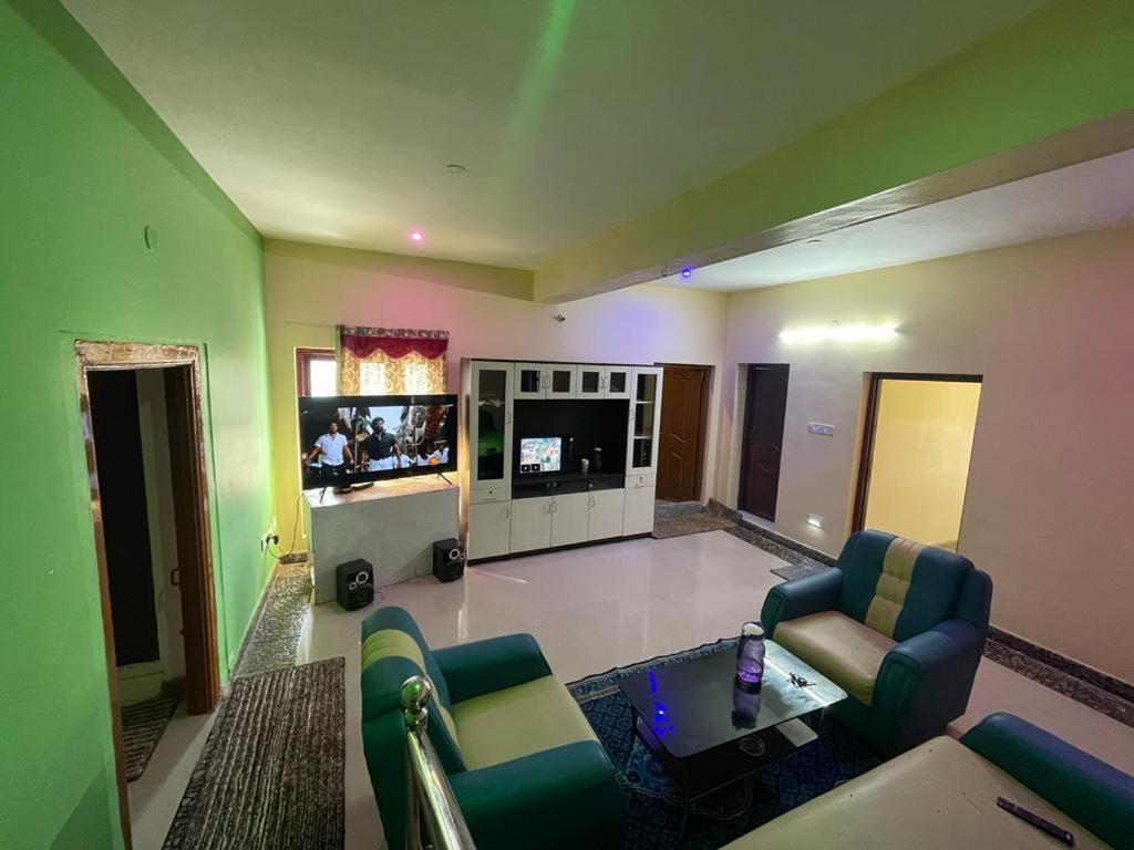 Kodai Poombarai Palace Hotel 2*