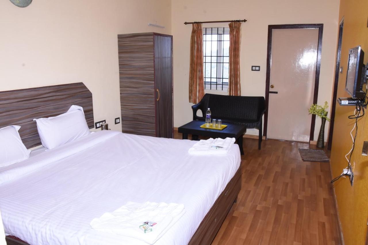 Le Grace Apoorva Hotel *