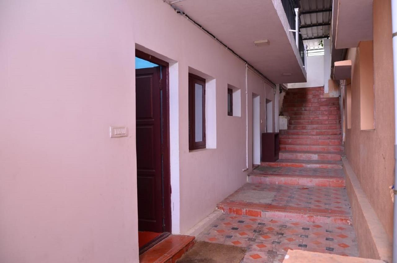 Homestay Mani Malar *