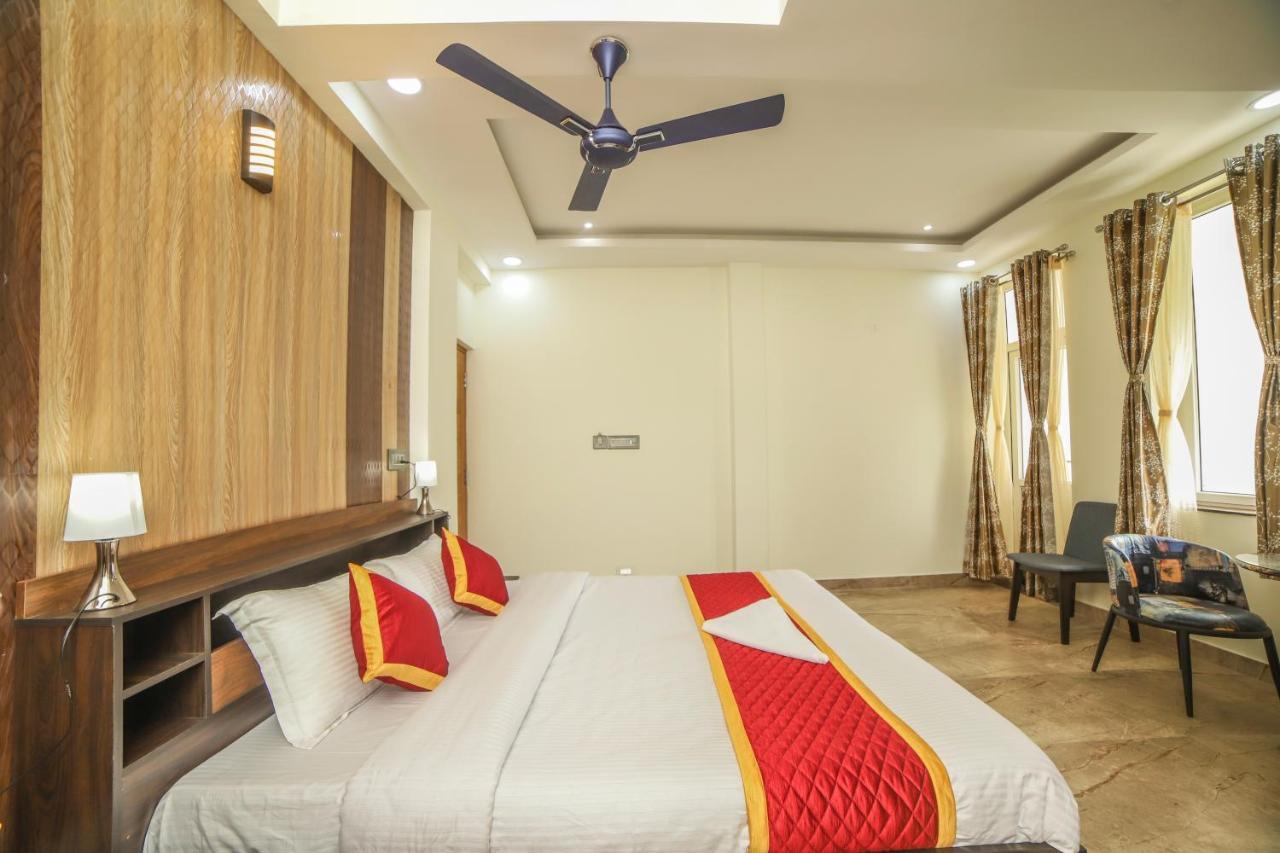 Avj Nest, * Kodaikanal